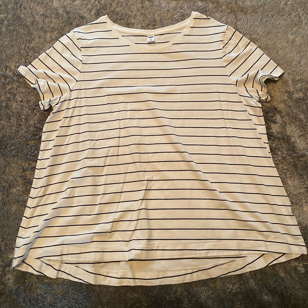⭐️ Bundle 4 for $20 Old Navy T-shirt, XL - White with Black Stripes